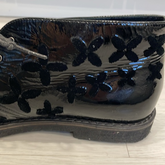 Alaia Patent Leather/Velvet Ankle Boots - Picture 7 of 16